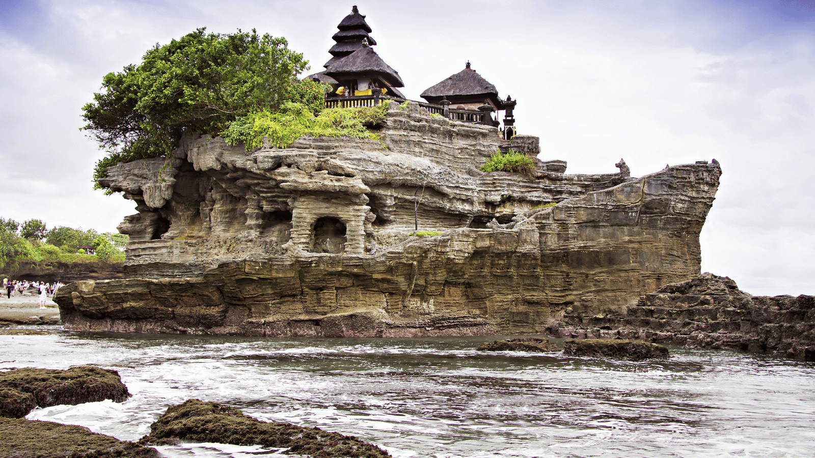 tanah lot temple
