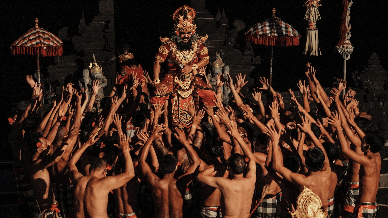 tari kecak uluwatu (2)